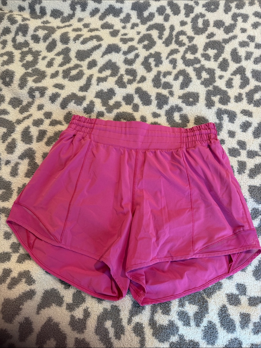 lululemon athletica Hotty Hot Short 4”